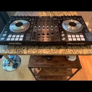 Pioneer DDJ-SZ dj controller